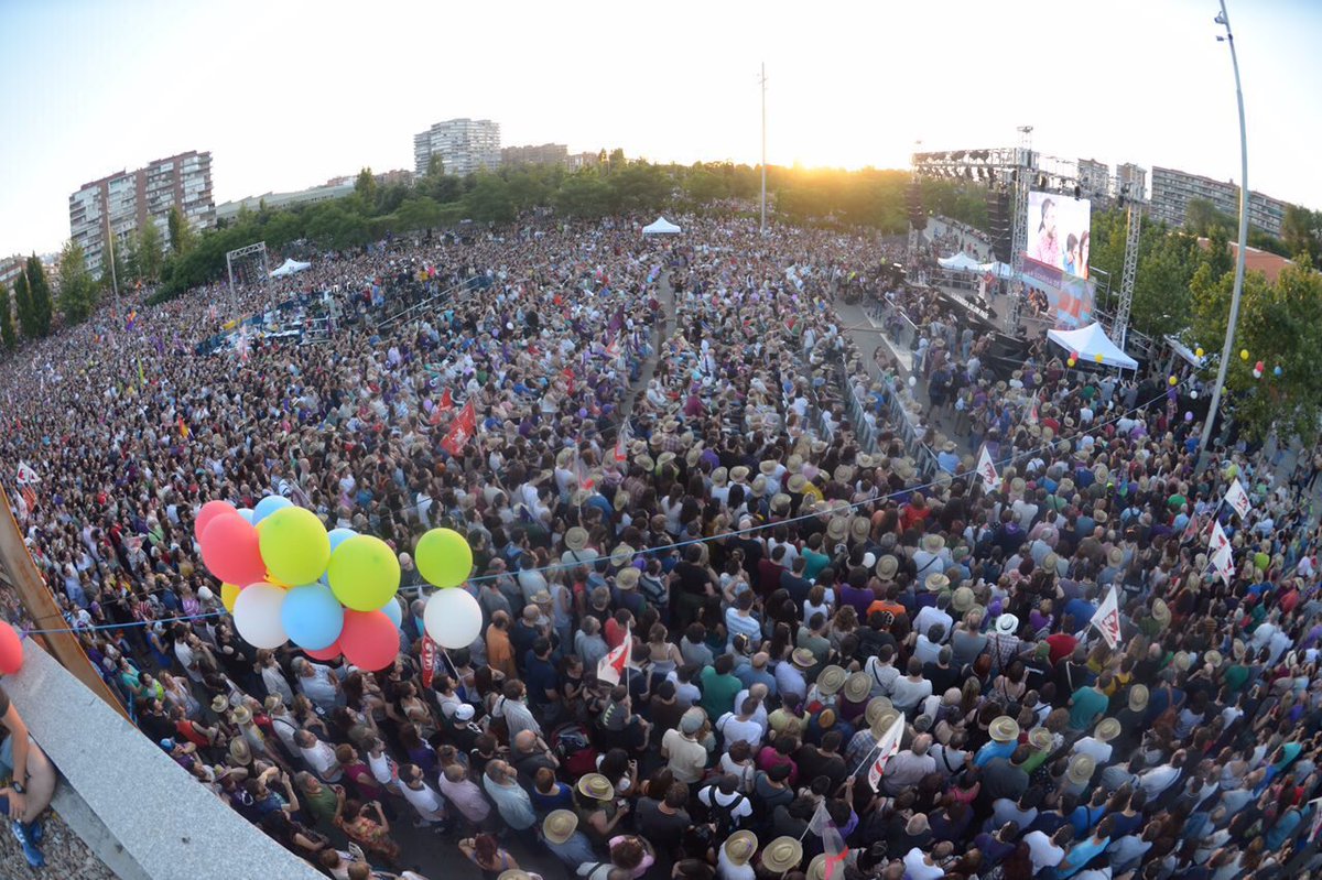 PabloIglesias's tweet photo. Gracias, Madrid, gracias. Lo estamos tocando con la punta de los dedos. Todo esto es vuestro. #VotaUnidosPodemos26J https://t.co/KobfAm7ZXY