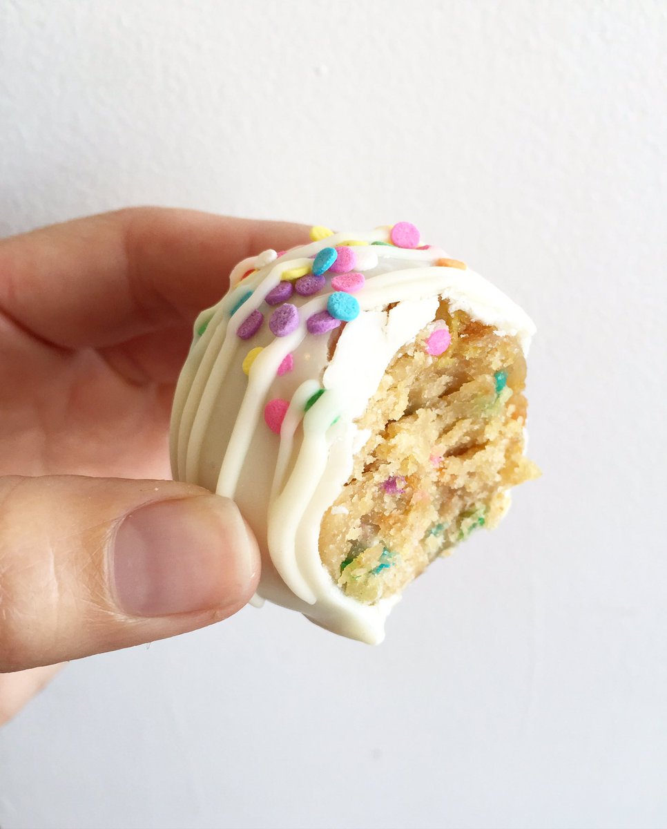hapacupcakes's tweet photo. Cake truffles are still just $1 each! #hapacupcakes #hapatruffles (maximum of 12 per customer, per day) https://t.co/9cej9Dy9GD