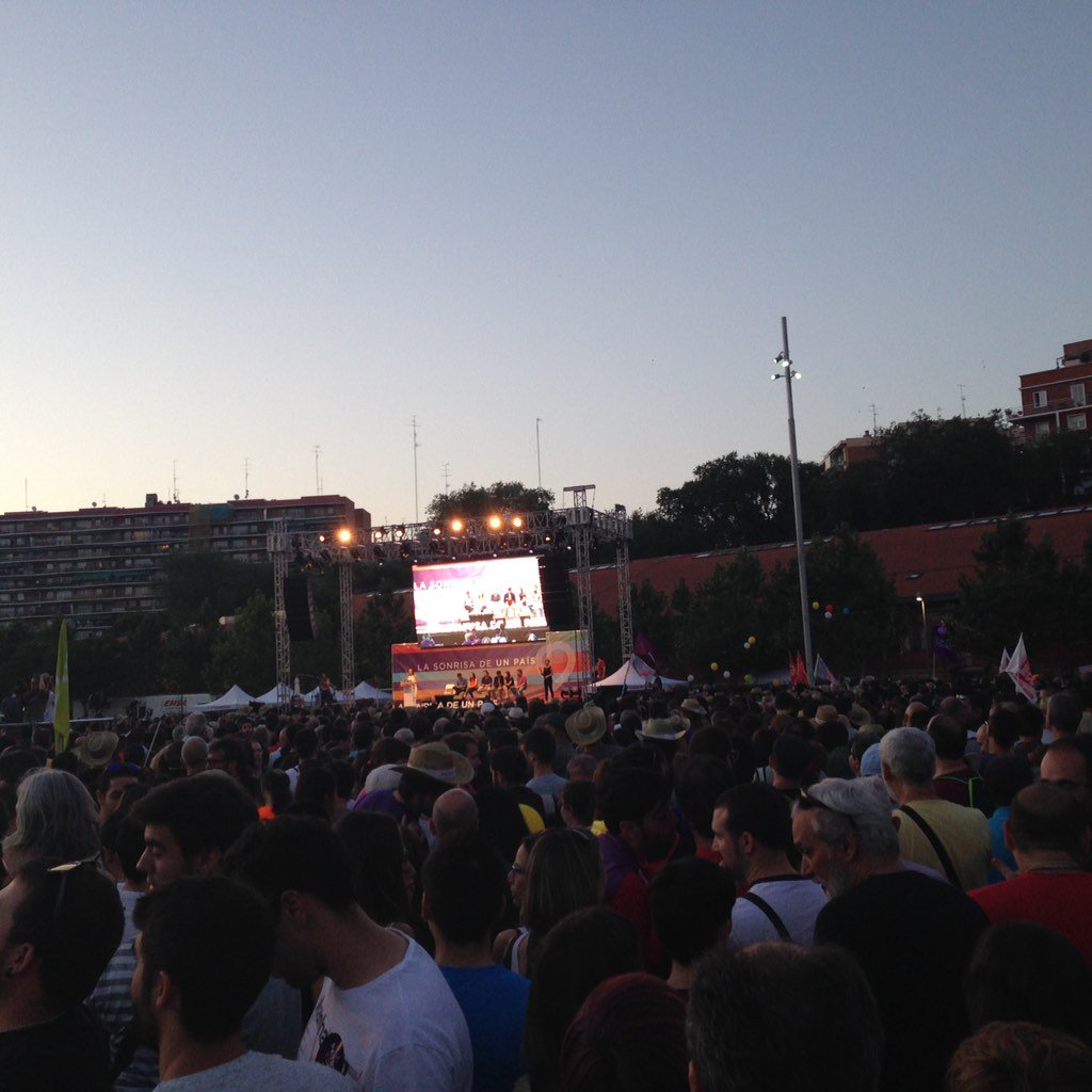 Juank_Network's tweet photo. #VotaUnidosPodemos26J    Que viva la lucha de la clase Obrera https://t.co/Ju7iOkHBmb