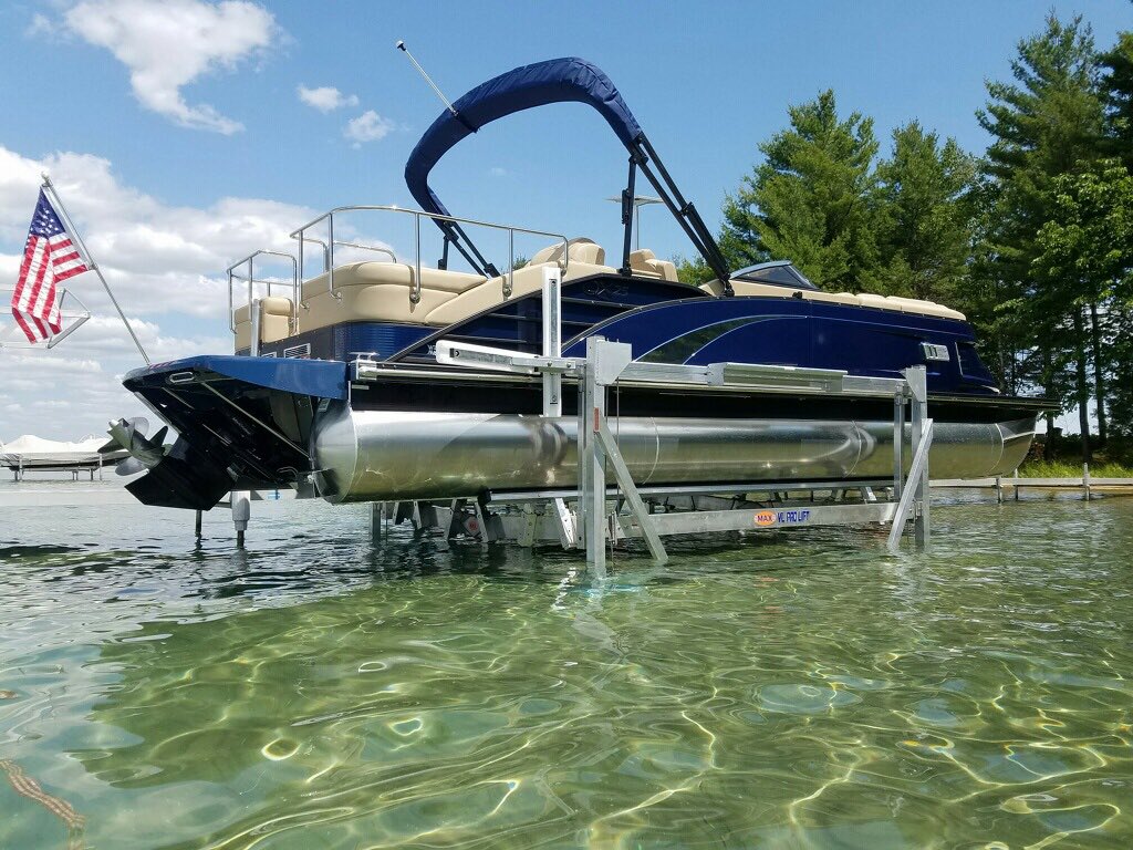 maxdocks's tweet photo. Summer is on! #VLPro @wilsonmarine https://t.co/qzrfldVA9x