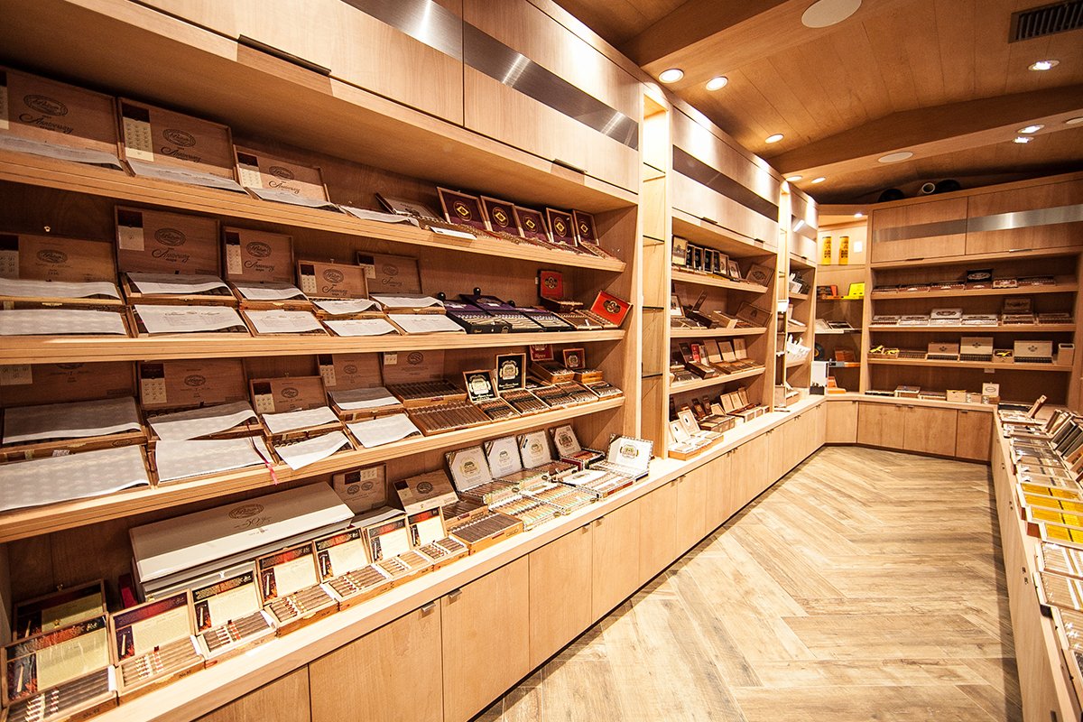 JMTobacco's tweet photo. Casa De Montecristo Opens In Miami https://t.co/Bdctdrc553 #cigars #miami #cigarlounge #montecristo https://t.co/OaP8bxR79f