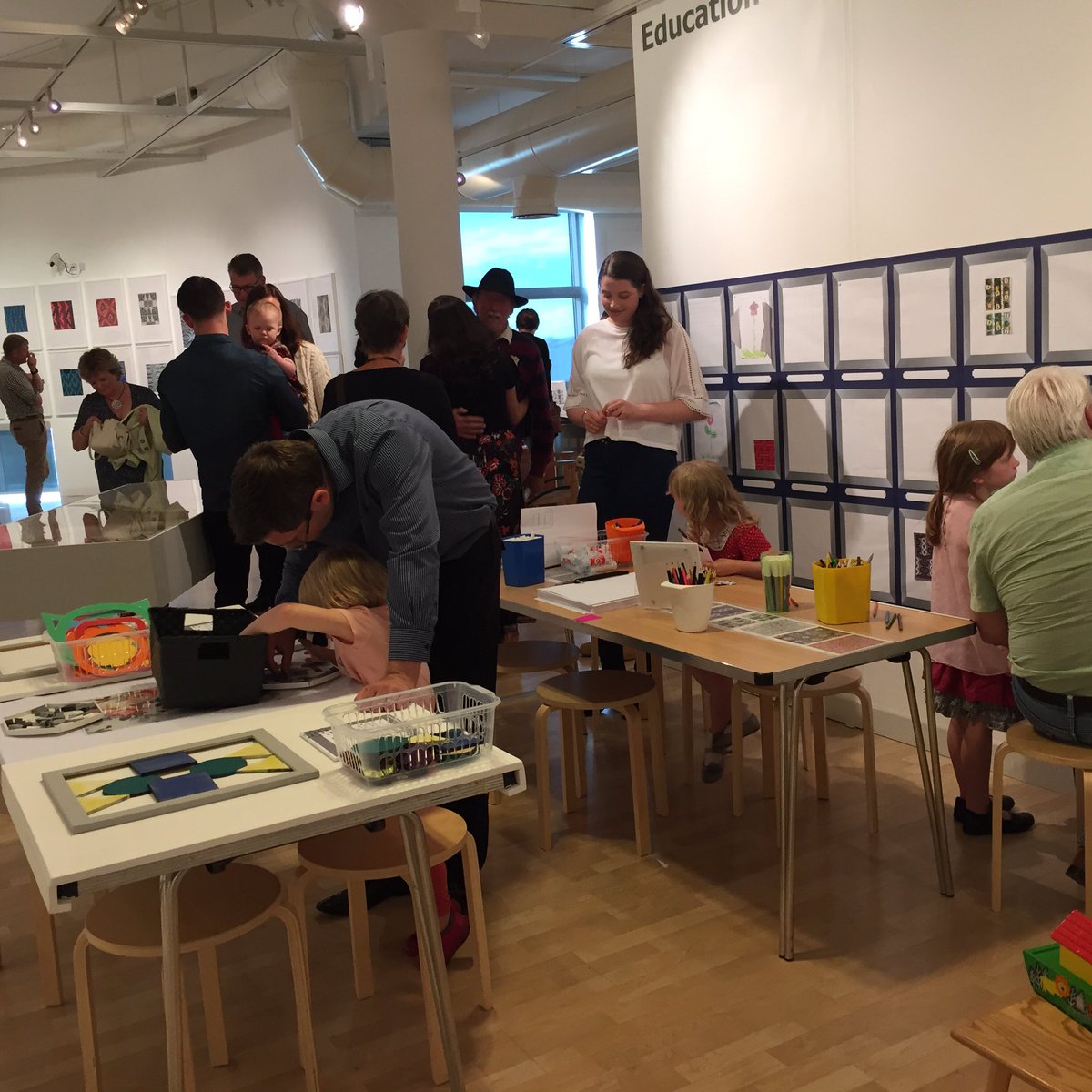 JessicaHartsho5's tweet image. Fantastic exhib preview, with lots of mini artists @RugbyGallery @The_Big_Draw  @kidsinmuseums #funwithpatterns