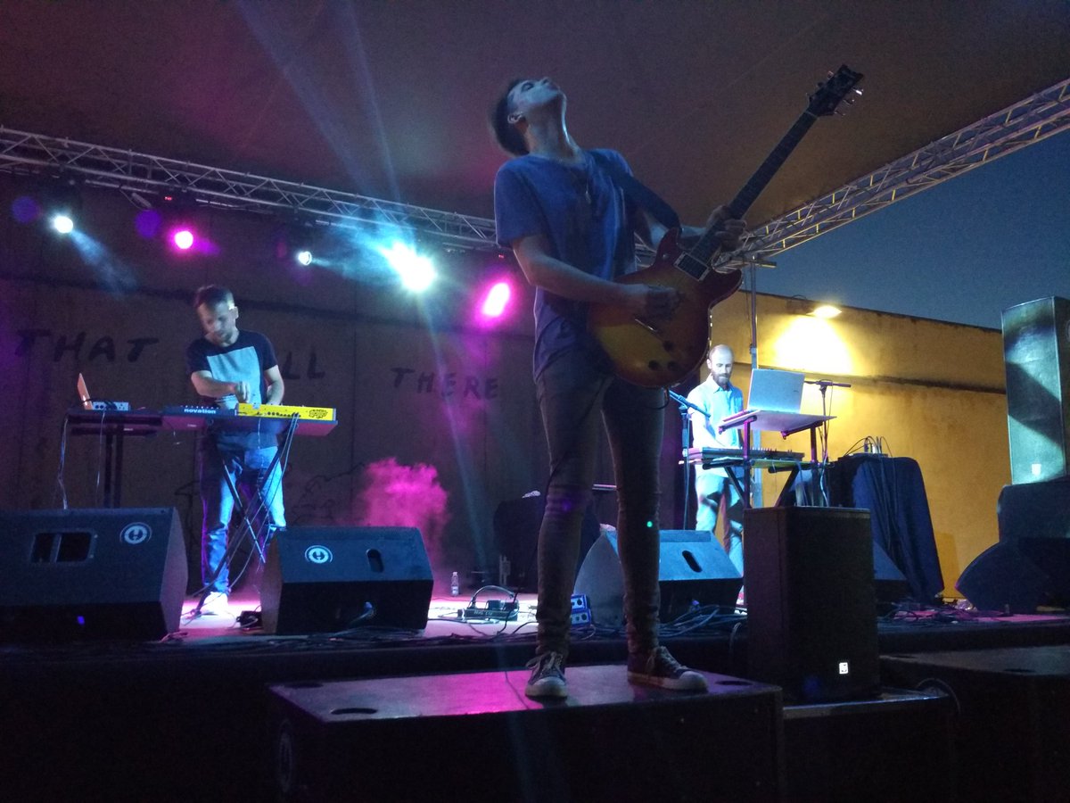 lunardiscos's tweet image. #error6 suenan a gloria en el @caac_sevilla @popcaac @GREENUFOS