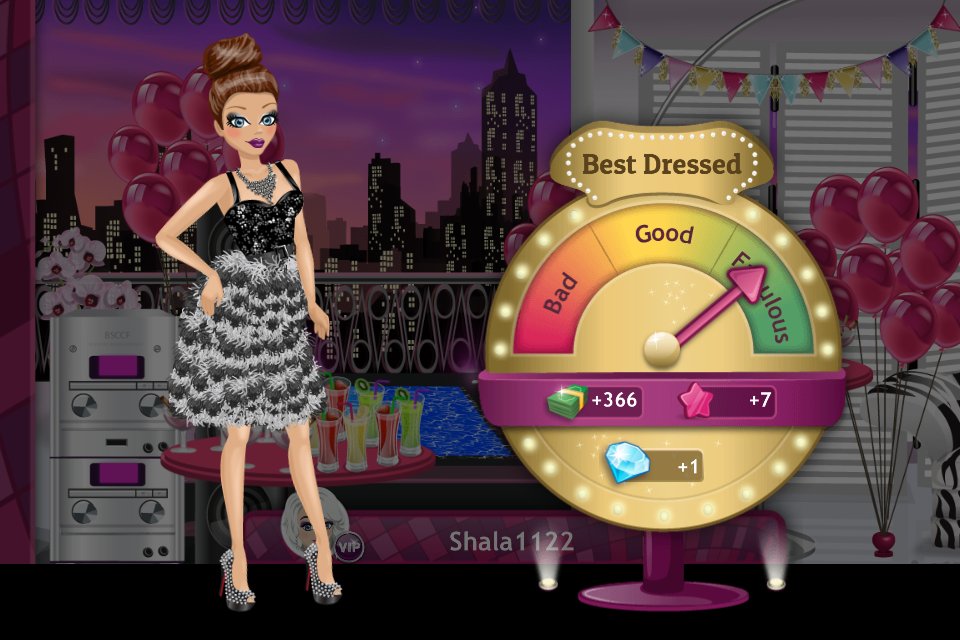 LanaH's tweet photo. Oh, wow! It seems I’m the best dressed at the party! #SUPERSTARLIFE https://t.co/GHfWYp9SzS https://t.co/bemhV0rKSA