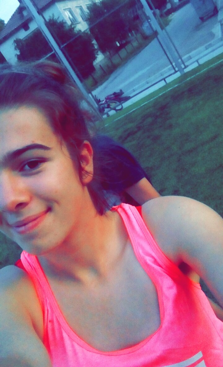 7SMaggie's tweet photo. Hot day! 💙 #followme #folloback #FolloForFolloBack #HappyFridayEveryone #LoveYourSelfie1075 #LoveMeTomorrow 💖💙😍 https://t.co/ms2qTAOgTN