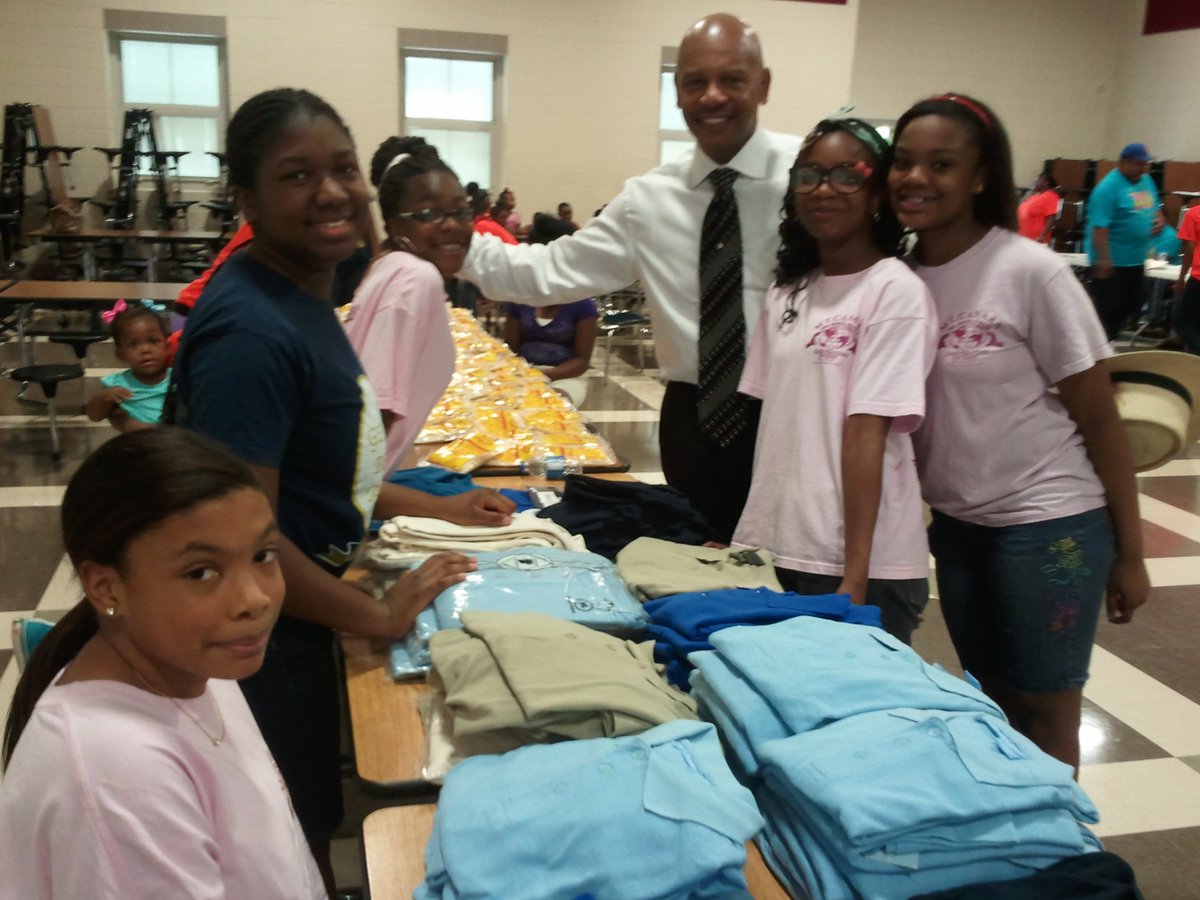 MissionAlabama's tweet photo. @readydayone back to school initiative https://t.co/WYv3rWWY3b