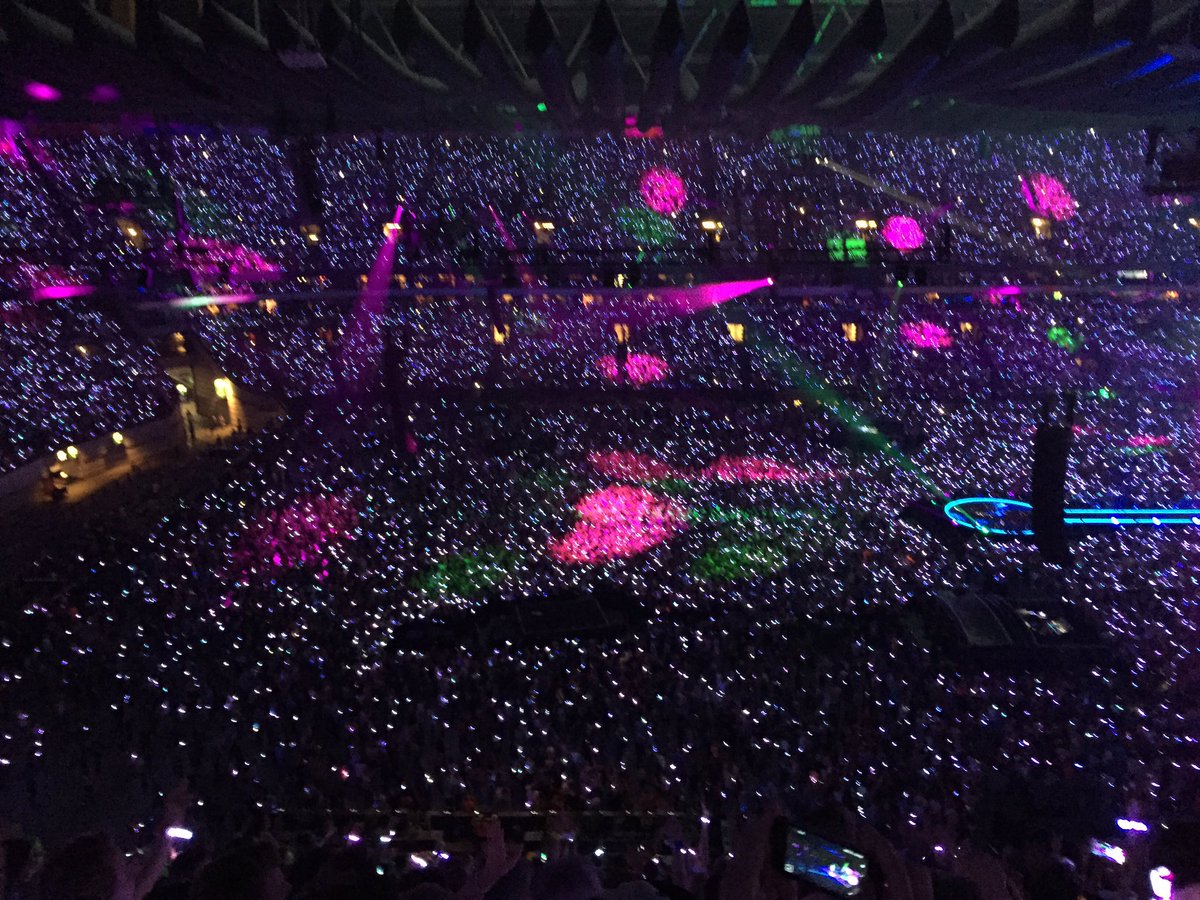tiesjen's tweet image. Wat een ongelofelijke topband!! #ColdplayAmsterdam