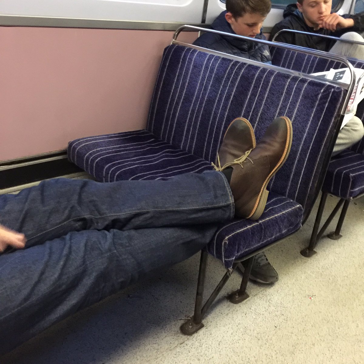 catharinebee's tweet photo. Feet all over seats on @NorthernRailRBX #selfishpigs https://t.co/Y1lLeKpwuB