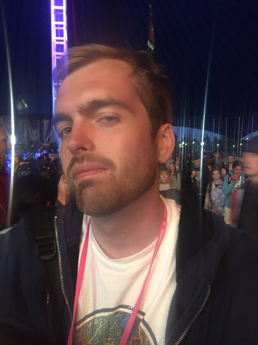 RGarth's tweet image. Loving Glasto @chrisgreen1993 #johnpeelstage2016