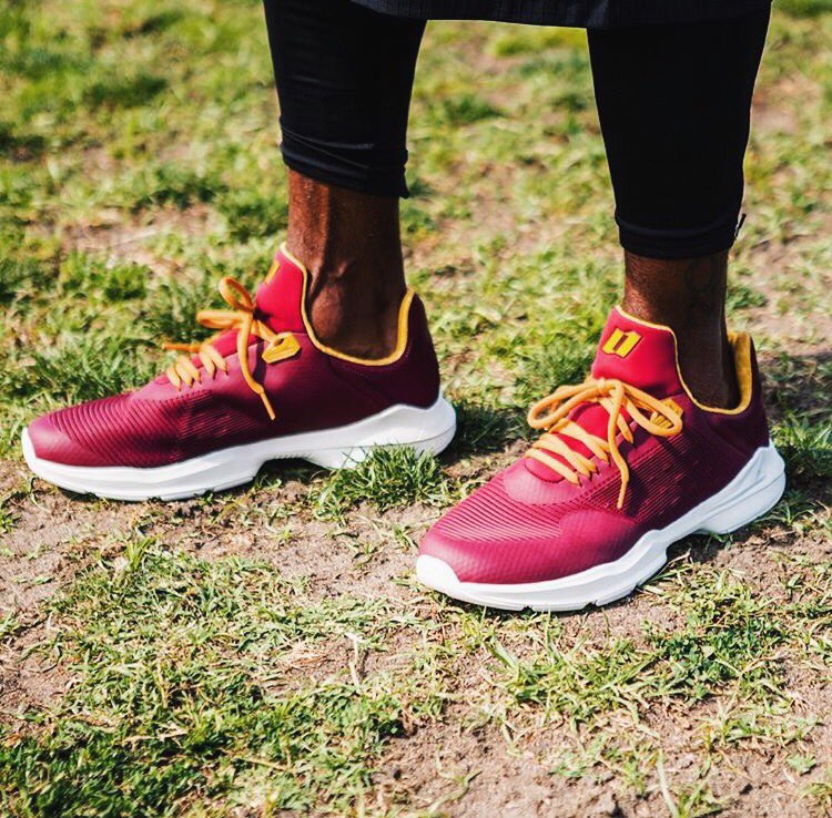 Brandblack's tweet photo. .@Redskins 👋🏻 https://t.co/HinulrzAze