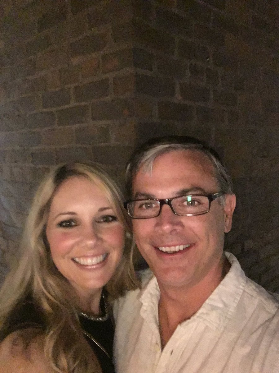 LeslieTomMusic's tweet photo. So thankful for this man! #chicagoishospitable #livethiscity https://t.co/04wLr781QE