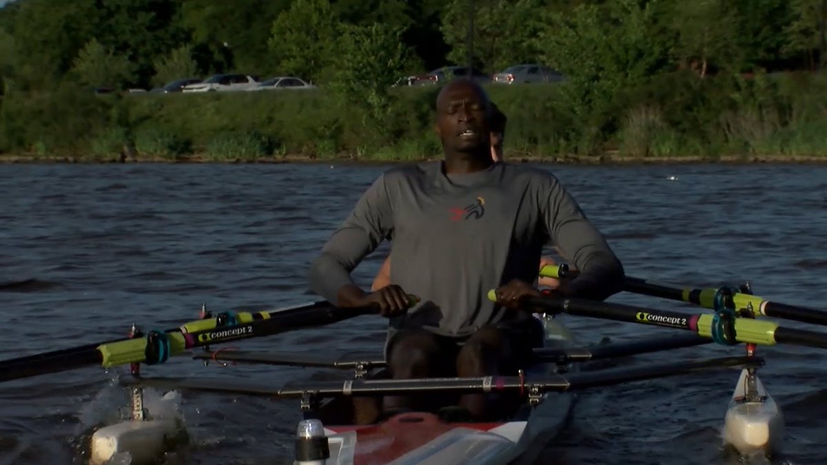 Scott7news's tweet photo. This @HowardU student is turning some heads in the water!

Meet Dammie...the blind rower!

https://t.co/itisoG7oMf https://t.co/xWq1GJaJQg