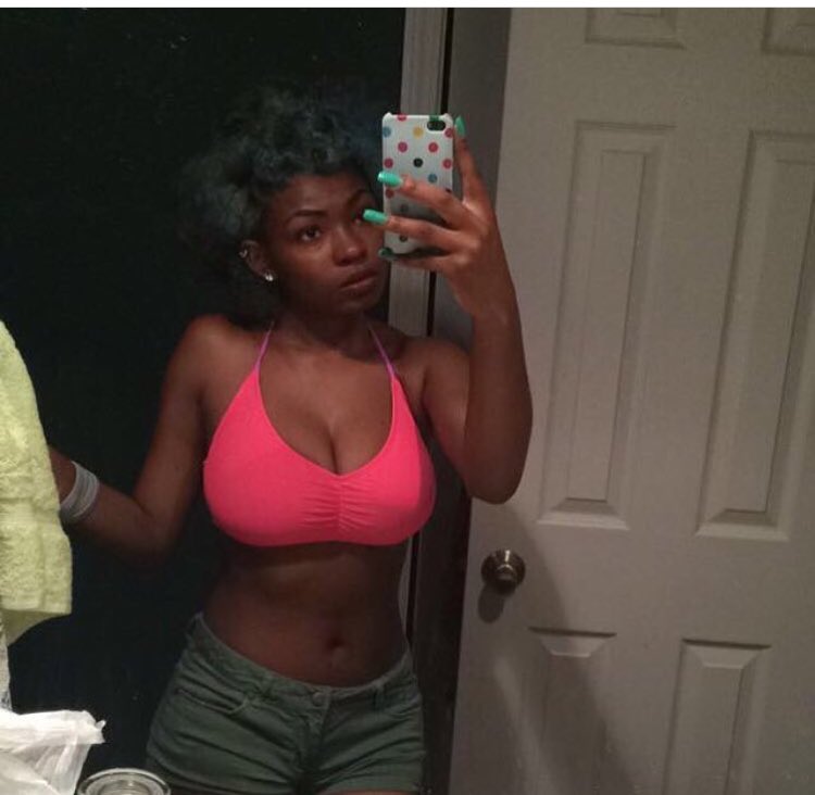 Rhainaa_'s tweet image. finally something i can participate in #bigtittiesbreaktheinternet