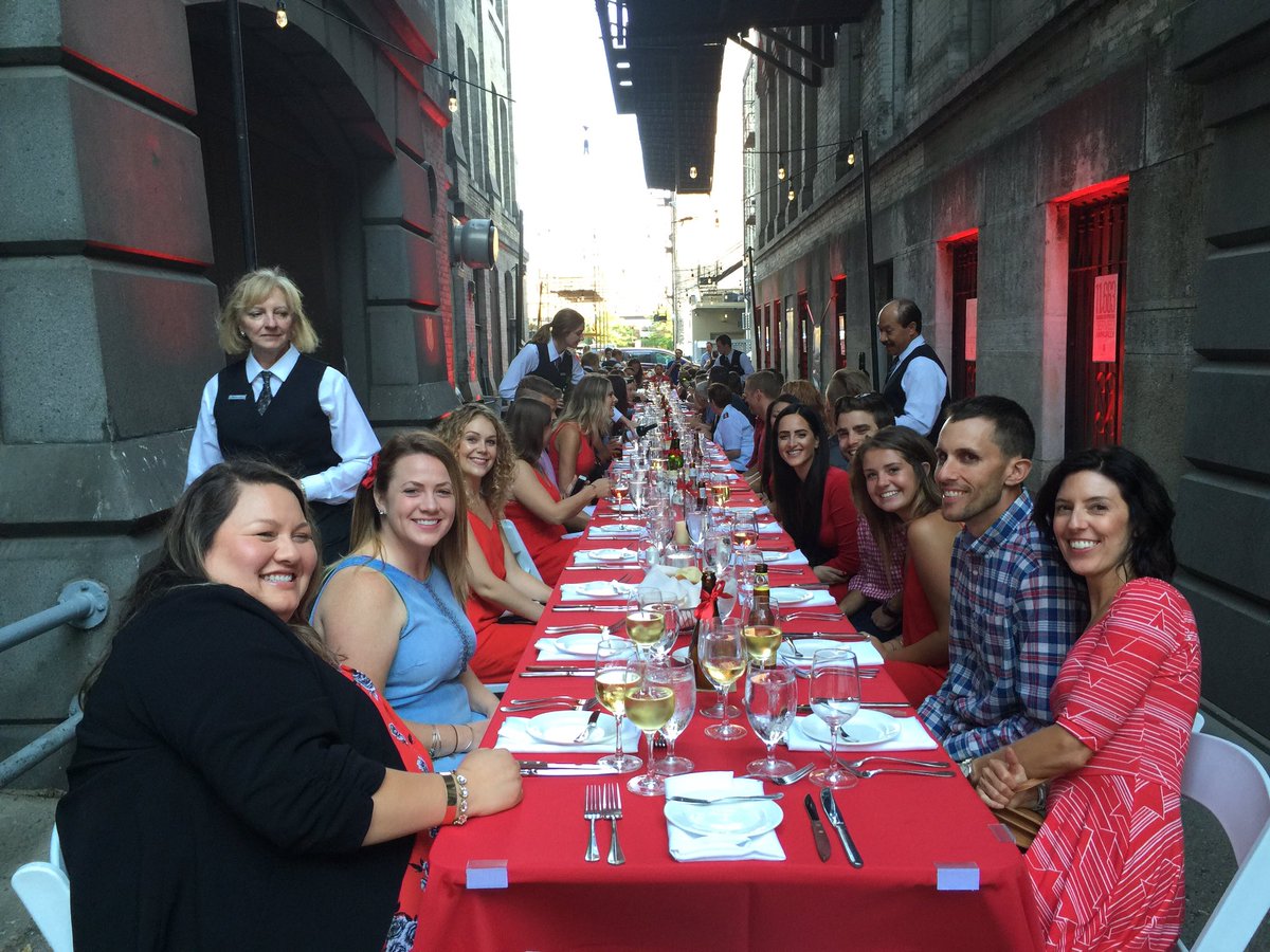 LtcDanJ's tweet photo. An amazing time with @EchelonMKE tonight at #dinnerinthealley in downtown #MKE. https://t.co/bM3ztNNIiD