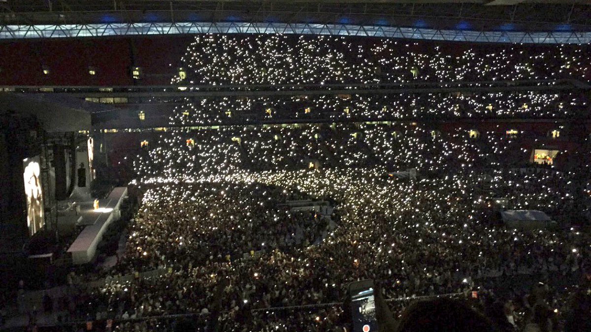travelista_uk's tweet image. Shine bright like a diamond 💎 @rihanna at Wembley #ANTIWorldTour #LiveSimplexity