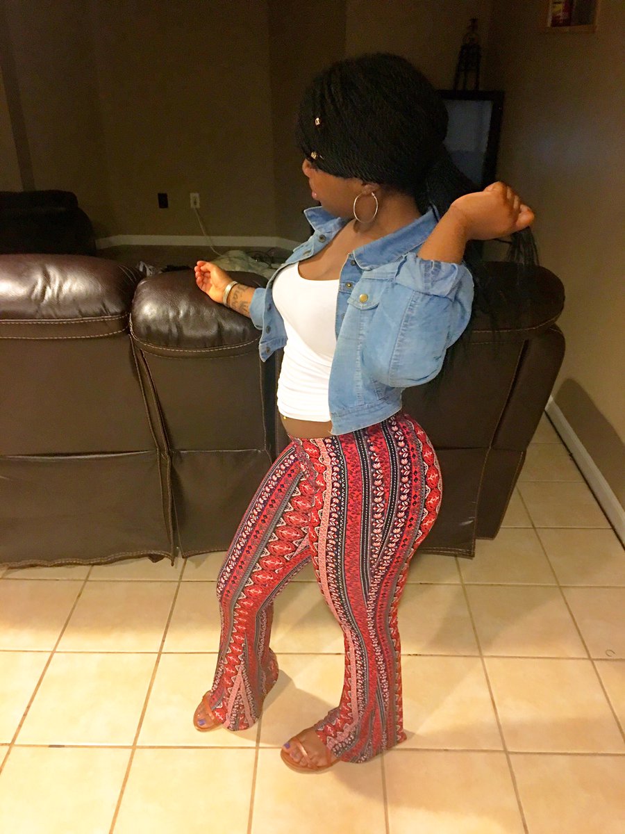 _txara_'s tweet image. Mannn😋😊#fatassesbreaktheinternet