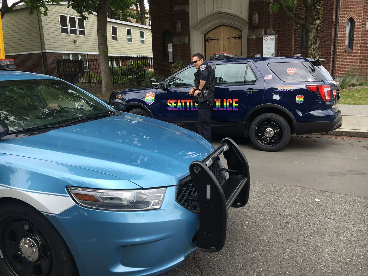 stevekigginstv's tweet photo. Check out @SeattlePD's newest cruiser. #SeattlePride #Q13FOX https://t.co/6RDxJ4LafJ