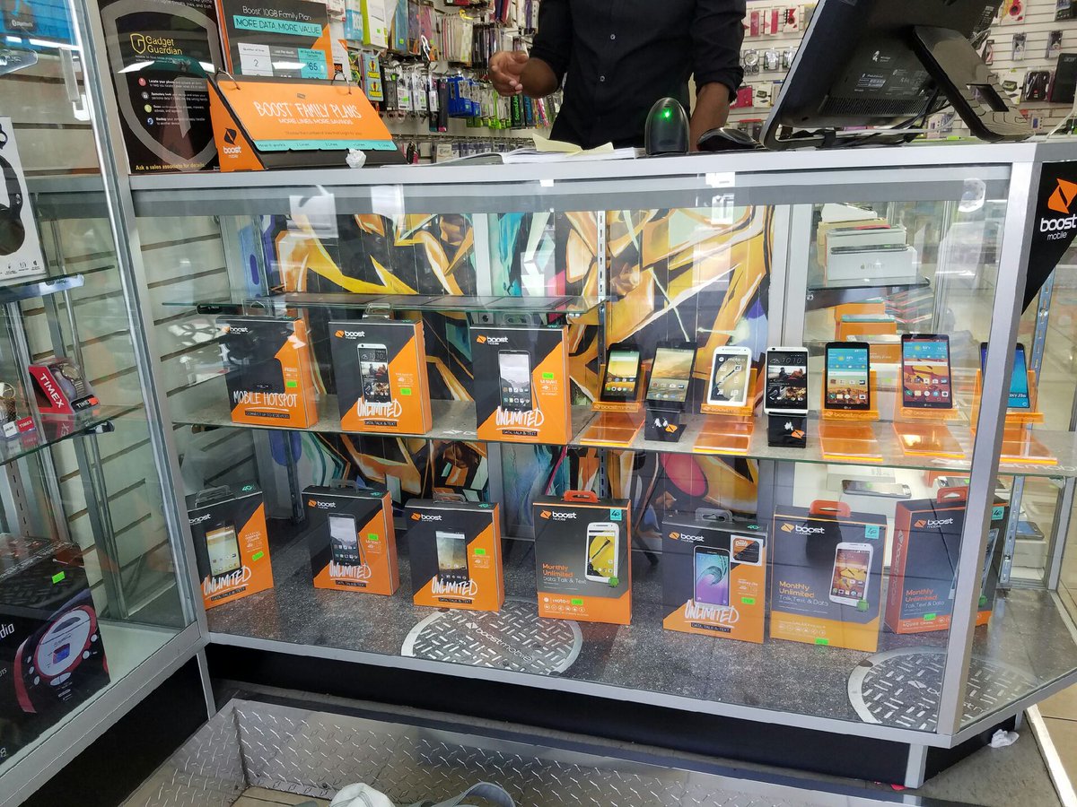 Jesse_Chauca's tweet photo. @UniverCell Getting #BoostBold β€ Build it & They will Come #AfterHours #TakeOver #TeamCernadasNYC @LauraMcLaugh96 https://t.co/5b6TRRWJJ7