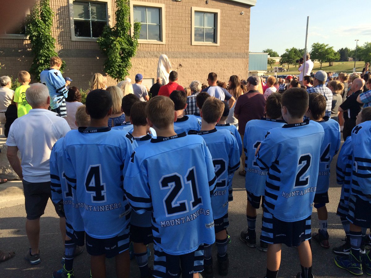 TheMacDonell4's tweet photo. @MimicoLax peewee1 represent at Unveiling of Terry Sanderson statue @NorthmenLAX #BBtournament https://t.co/W0So9av2FI