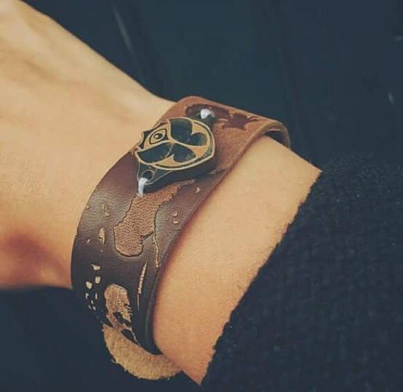 Brahma_Py's tweet photo. A menos de 30 días para el @Tomorrowland y así se verán las entradas y la pulsera 👀😱 #ExperienceHunters https://t.co/qsuq7VuxUK