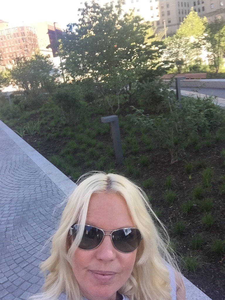 jpavlov212's tweet photo. @CLEPublicSquare #SquareSelfie LOVE THE SQUARE ❤️ #ThisisCLE #ALLin216 https://t.co/qRzEAgBccn