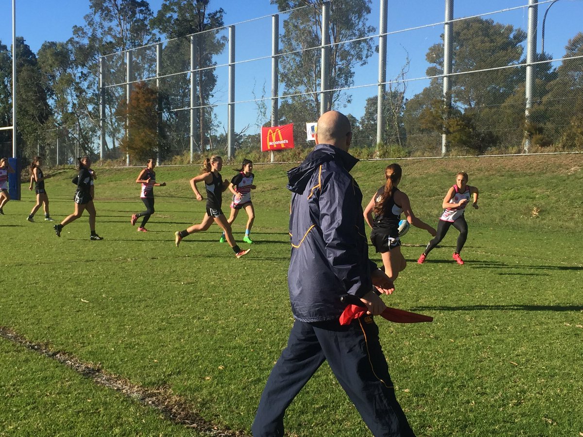 PlayNRL's tweet photo. #NRLCEO doing a great job as touch judge at Akuna Oval as #cronullacaringbah go in to score #NRLtouch #PlayNRL https://t.co/xF6RxQi6Zi