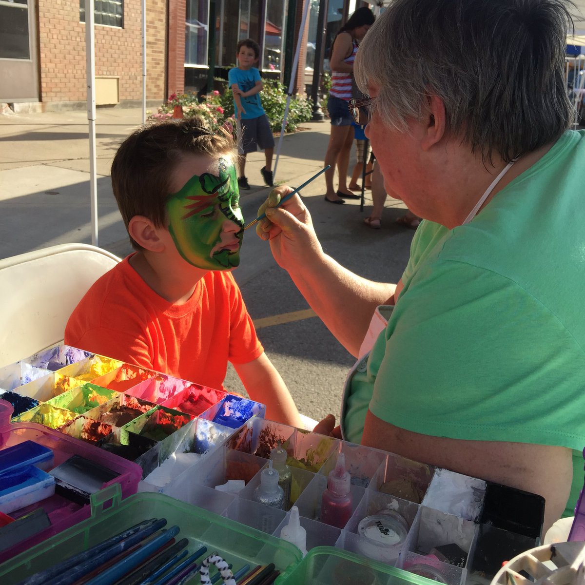 StateCenterMrkt's tweet image. FREE Facepainting sponsored by Central State Bank at the market tonight!
