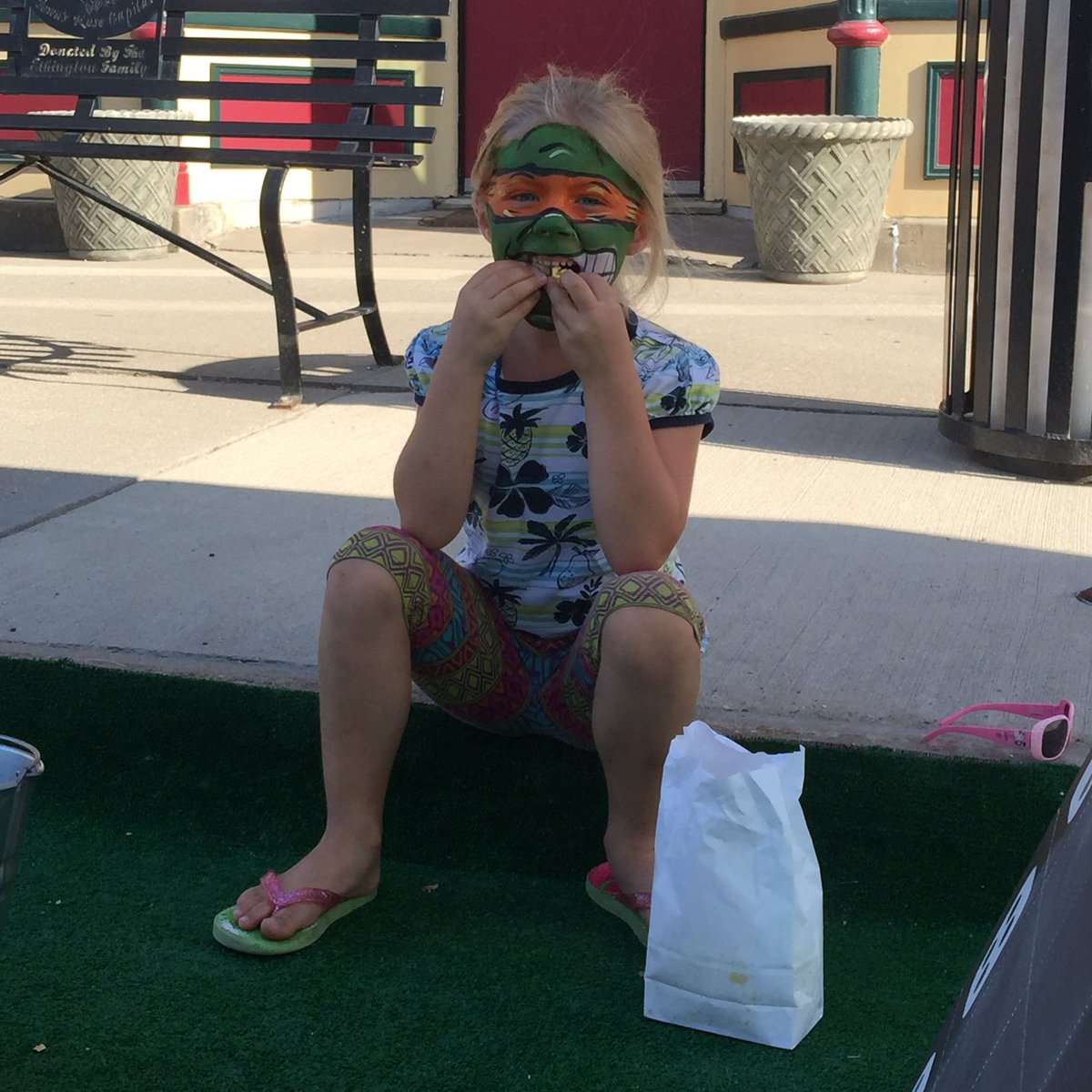 StateCenterMrkt's tweet image. FREE Facepainting sponsored by Central State Bank at the market tonight!