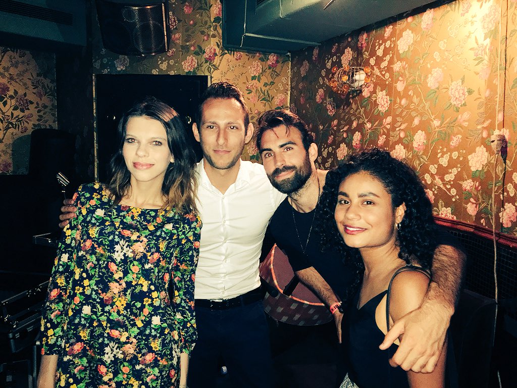 FlavienMDM's tweet photo. Avec @OhDearVegas ! et #LisaMilo pour le live au #BusPalladium ! Merci pour le Show!🎙🎉 #FarewelSummer #TeamMDM https://t.co/YXjFXHcHFH
