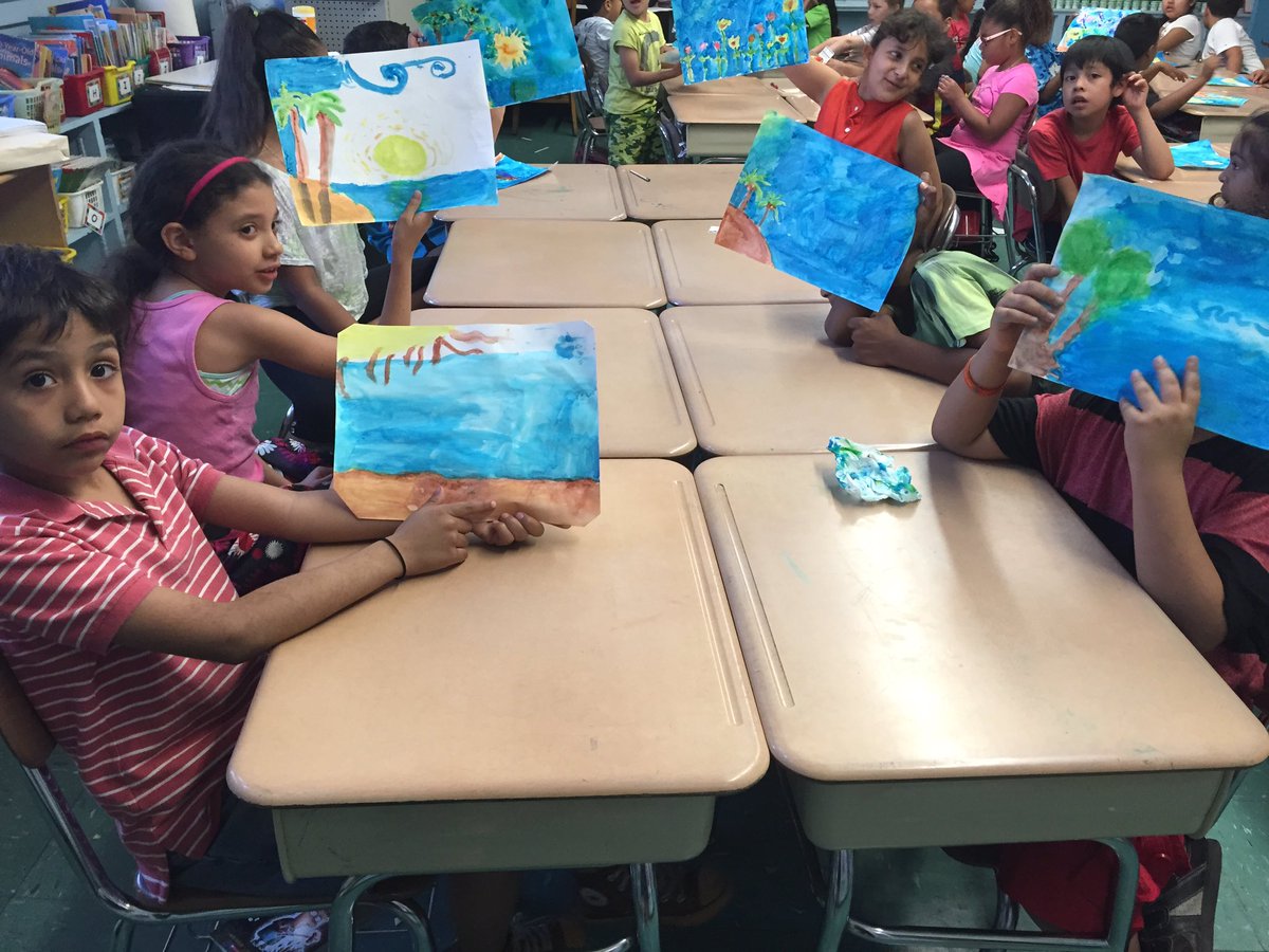 2ndGradeJKO's tweet photo. #class201 loves using #watercolors to paint! #mrsgrubstein #2ndgrade #littleartists #artintheclassroom @PS66JKO https://t.co/y51iaxu34M
