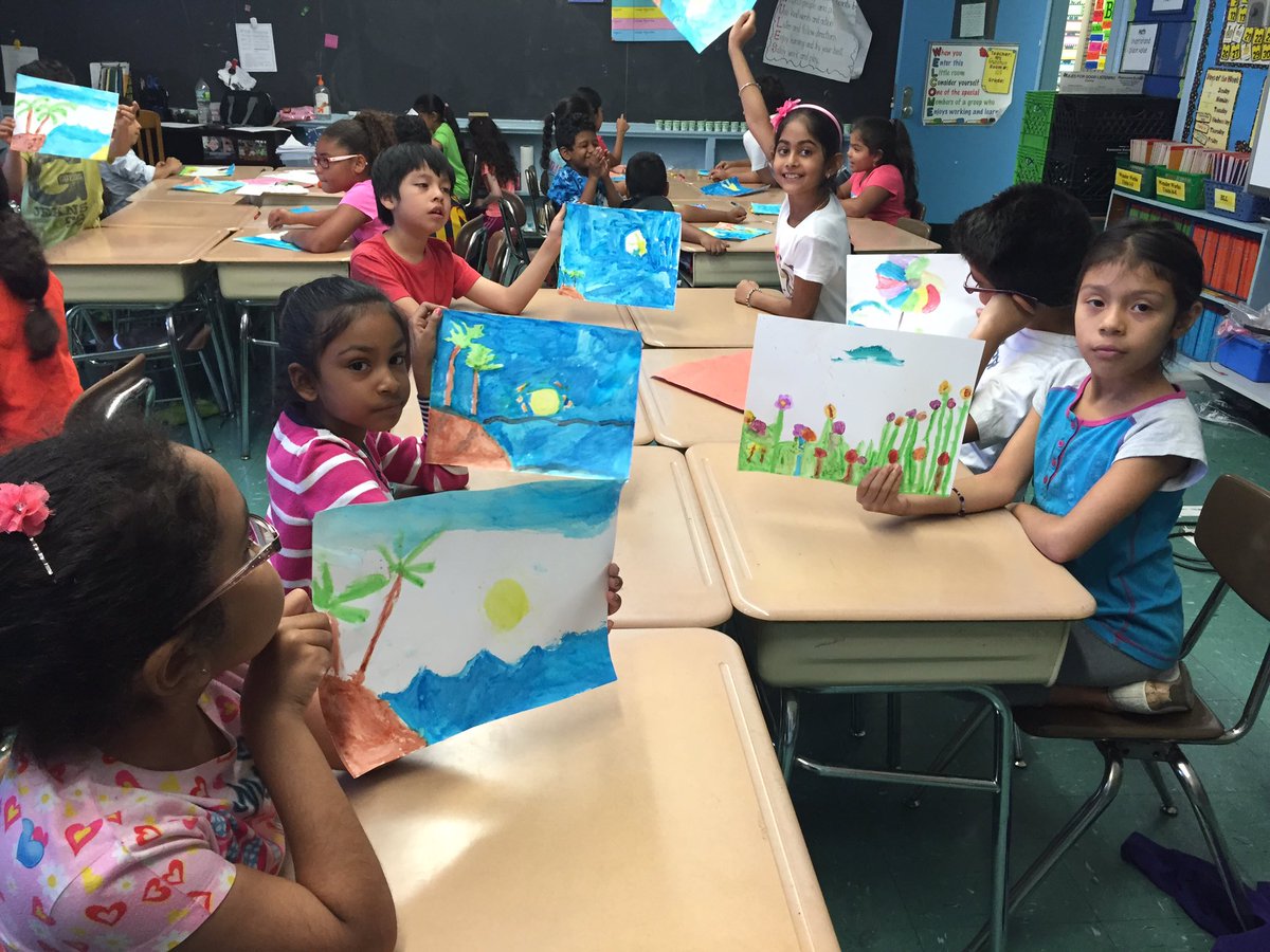 2ndGradeJKO's tweet photo. #class201 loves using #watercolors to paint! #mrsgrubstein #2ndgrade #littleartists #artintheclassroom @PS66JKO https://t.co/y51iaxu34M