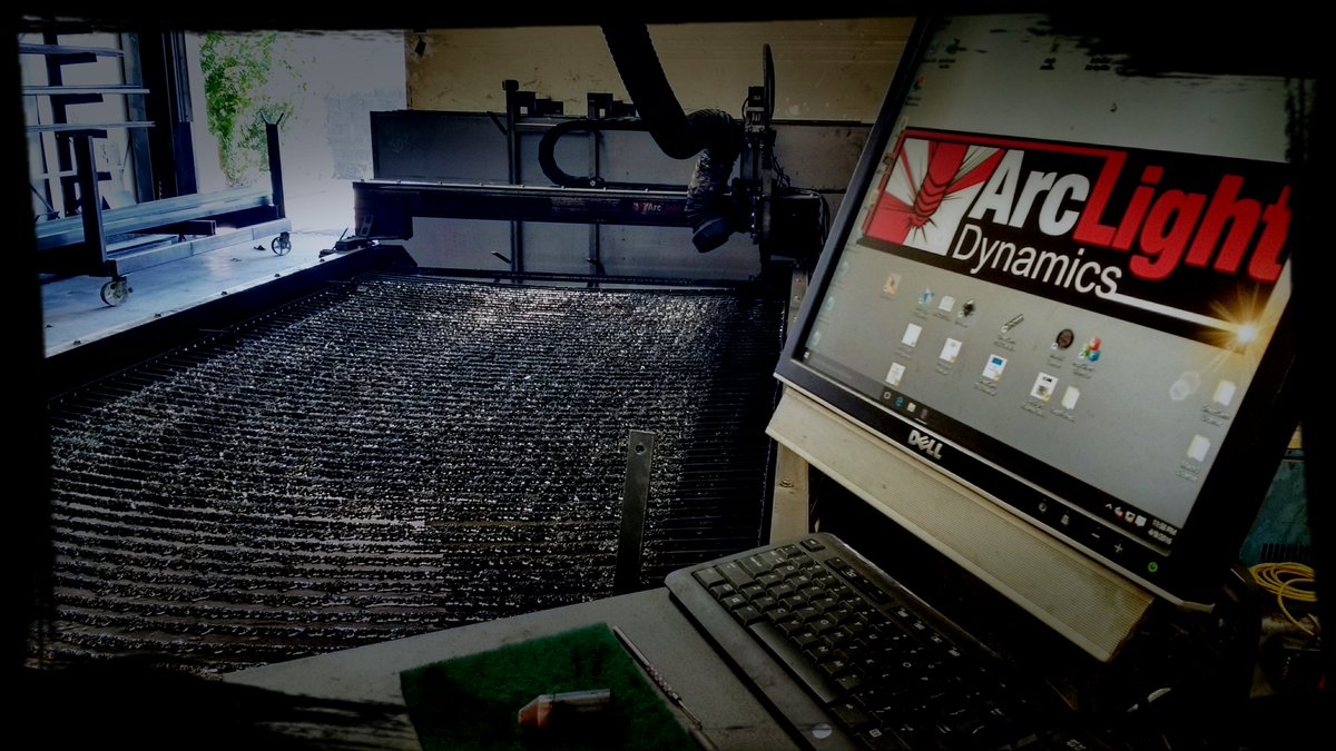 arclightdynamic's tweet image. Friday @ 4 p.m. Plasmasaurus taking a break. #aintnorestforthewicked #arclightdynamics #haveagreatweekend #cncshop