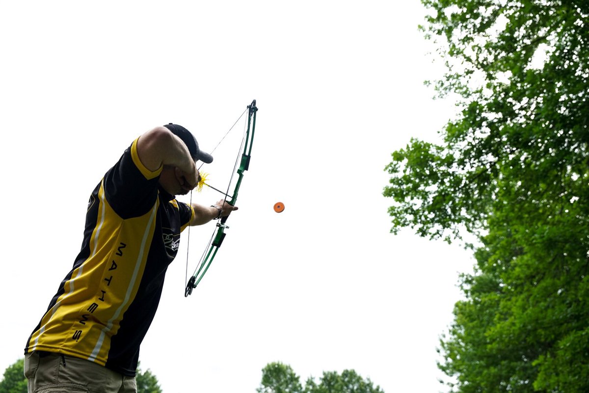 derekbnelson's tweet photo. Mark Hayes about to send one during a "practice round" at the @ASAArchery Pro/Am in Metropolis.
#TeamMathews https://t.co/ozGAyo8kDC