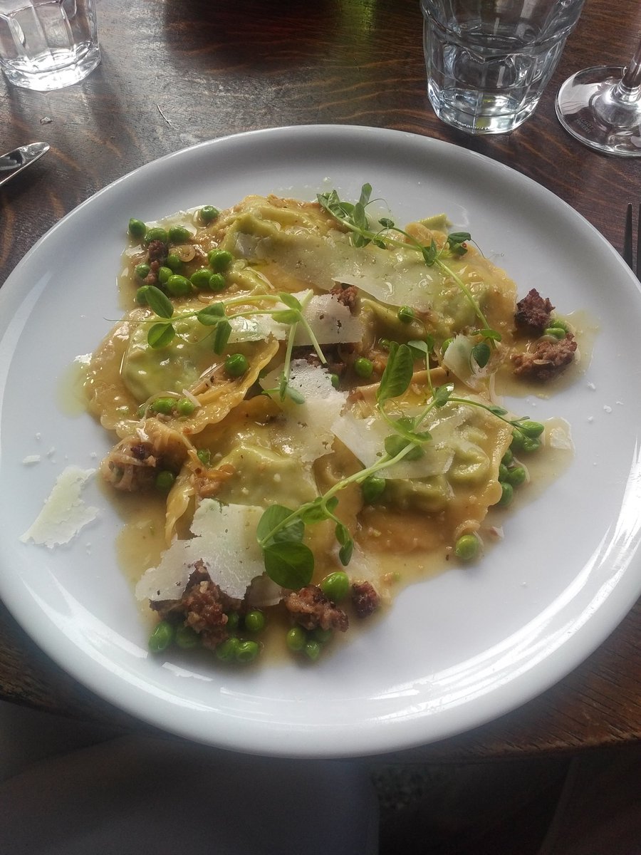 MTLWINEGUY's tweet photo. Amazing meal paired with perfect wine!! #privateimport #lagerla #Bruni @ImpastoMtl @Sfaita @Jessica_cooks @dpen1013 https://t.co/nmXTcuttJ8