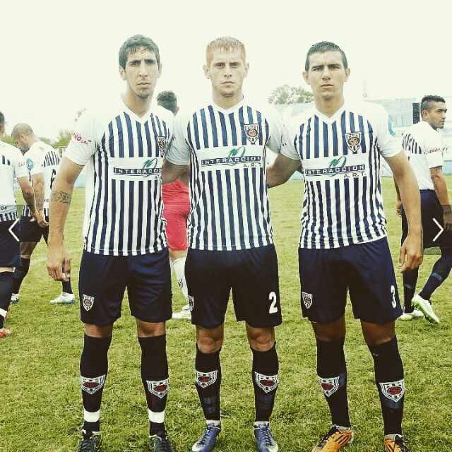 Diegofonito's tweet photo. Mamá que trio https://t.co/fLFM7U8pwo