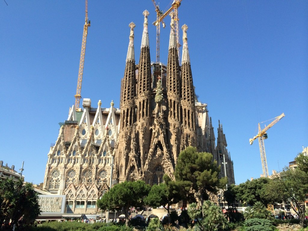 13hyoob2 個人的には建築物の代名詞 サグラダファミリア 26年と言われてる 完成前には一度は行って 完成後にも行ってみたい 周辺のガウディの建築物も一緒に この夏どこ行く 建築物 T Co Urrwjm2gta Twitter 13hyoob2 個人的には建築物の代名詞 サグラダファミリア 26年と言われてる 完成前には一度は行って 完成後にも行ってみたい 周辺のガウディの建築物も一緒に この夏どこ行く 建築物 T Co Urrwjm2gta Twitter