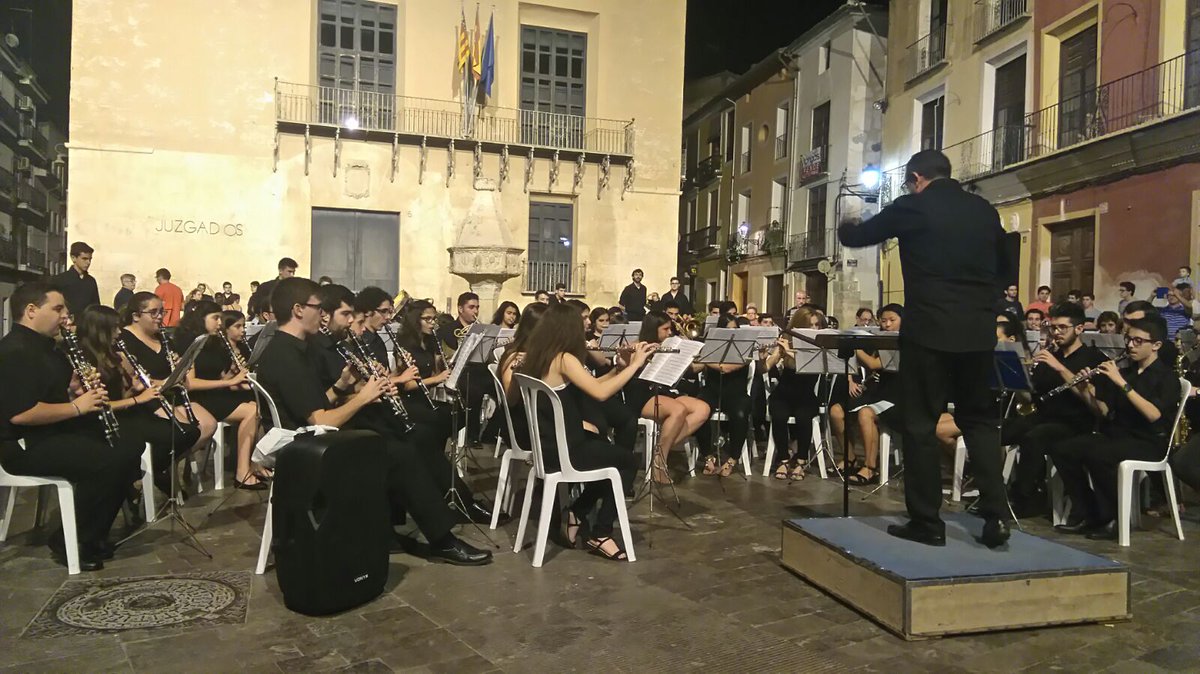 Música Vella Xàtiva (@musica_vella) on Twitter photo Enhorabona als tres directors del concert.
Amb vosaltres el futur de les bandes <a href="/MUSICAVELLA/">Vella Musica</a> <a href="/UM_Montesa/">Unió Musical Montesa</a> està fet. Enhorabona als tres directors del concert.
Amb vosaltres el futur de les bandes <a href="/MUSICAVELLA/">Vella Musica</a> <a href="/UM_Montesa/">Unió Musical Montesa</a> està fet.