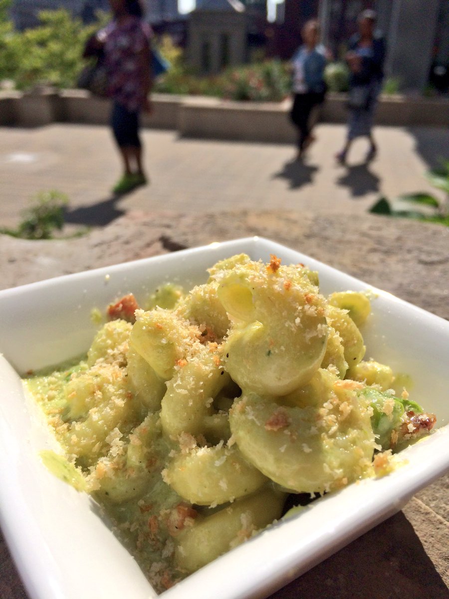 ant_kneee's tweet photo. Thanks @WestinChicagoRN We had a great time @ #320RiverBar for @yelpchicago Elite ditch day #320Happy #MeetMe At320 https://t.co/FITpEdUy6i