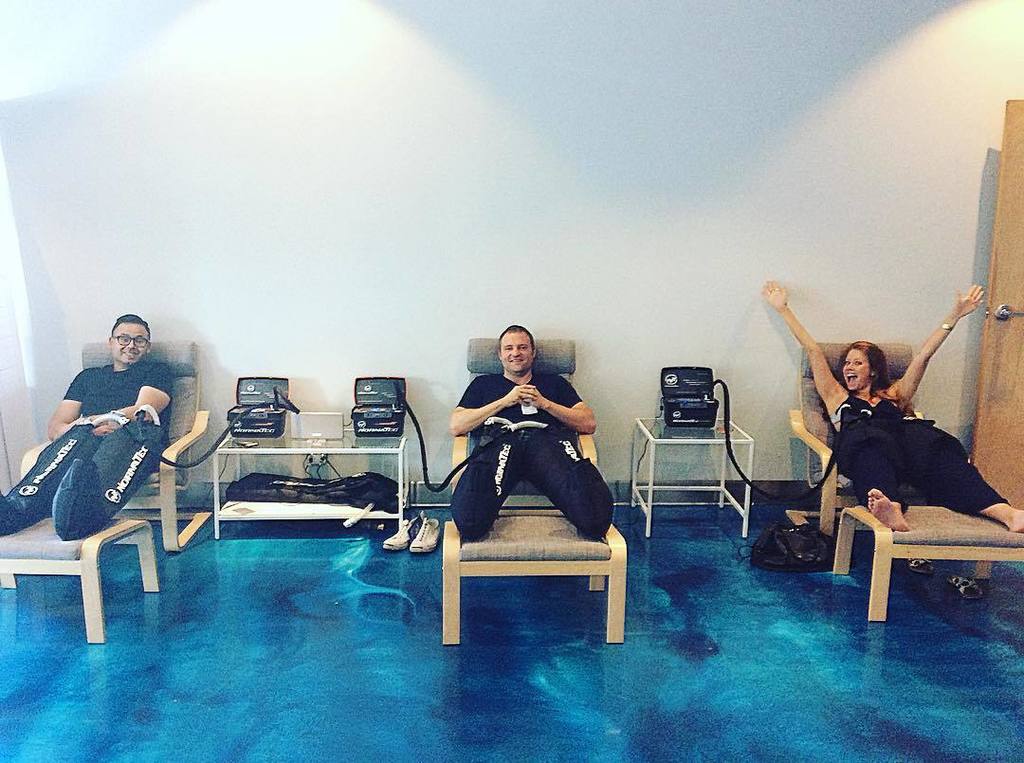 myfitfacts's tweet photo. What a happy Friday it is!!! 💯💪🏽✌🏽️✨ 😊😍 Our clients are loving our NormaTec compression an… https://t.co/WUZvcD6Nvc https://t.co/60amEyQM2o