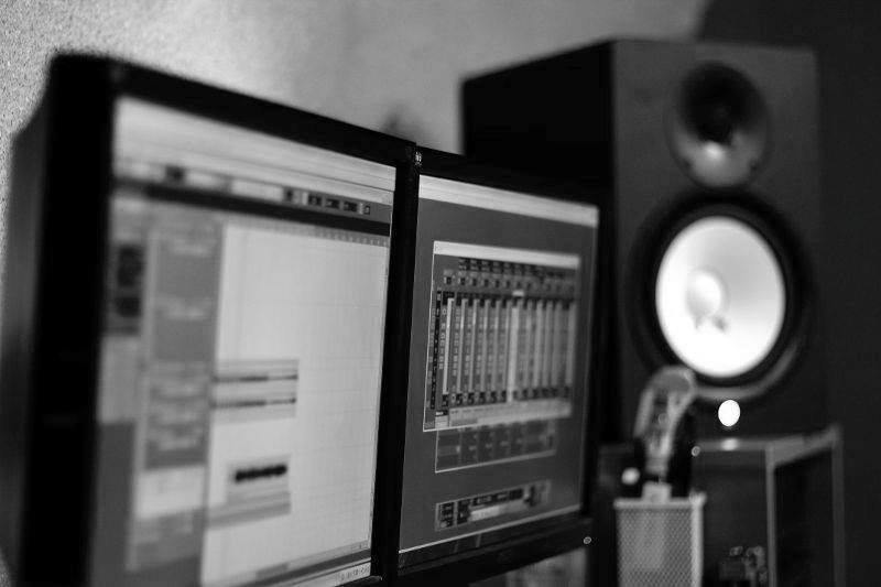 ravenscryband's tweet photo. We have a big announcement coming soon... stay tuned.
#Ravenscry #iLiveAlive #NewAlbum https://t.co/v97VxQ1iSA
