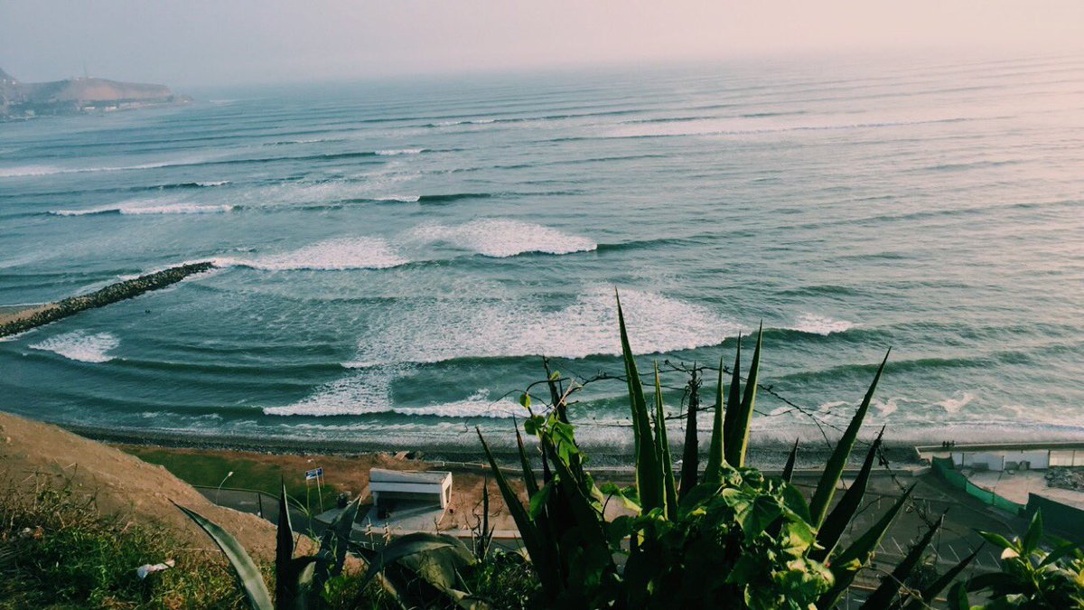 jordanmailes13's tweet photo. In love with this city ❤️🇵🇪 #ccslima #ccsperu @volunteerabroad https://t.co/Bs9R5yTjth