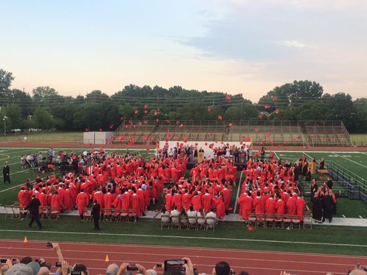 FLHS_Gross's tweet photo. Check out the dude taking a selfie lower right corner. https://t.co/a2FqAshj7c