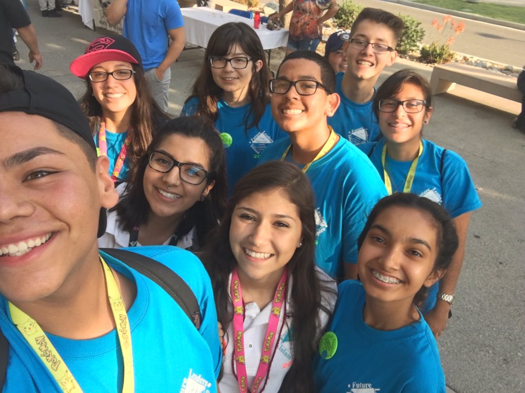 MarioXInternet's tweet photo. Best Family Ever #Familia1 #IEFL #IEFLP ❤️❤️❤️ https://t.co/nxMyq8SlP3