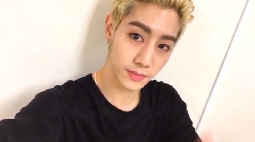 MCalmy3's tweet photo. #FlyinTokyo #FlyinJapan ✈🐥
Mark💕❤💝👨
#GOT7 #Mark #마크 #まく https://t.co/K5OSOcj0wK