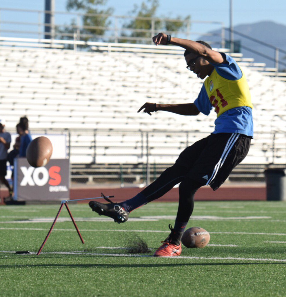 FBUcamp's tweet photo. We've officially kicked off #FBUSoCal
Time to get 🔥🔥🔥
#WelcomeToTheWork #WeWorkWeekends
@Chris_Sailer https://t.co/LYtN5x8g3r