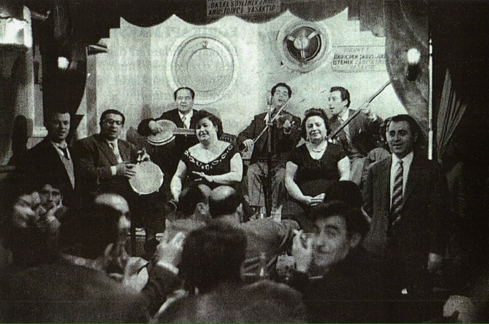 MeyhaneZade's tweet photo. Keyifli cumartesiler Zade dostları :) ♥♥♥

Fotoğraf : Ara Güler/ 1962/ Beyoğlu

#zademeyhane #cumartesi #photo https://t.co/txV6bvNVOM