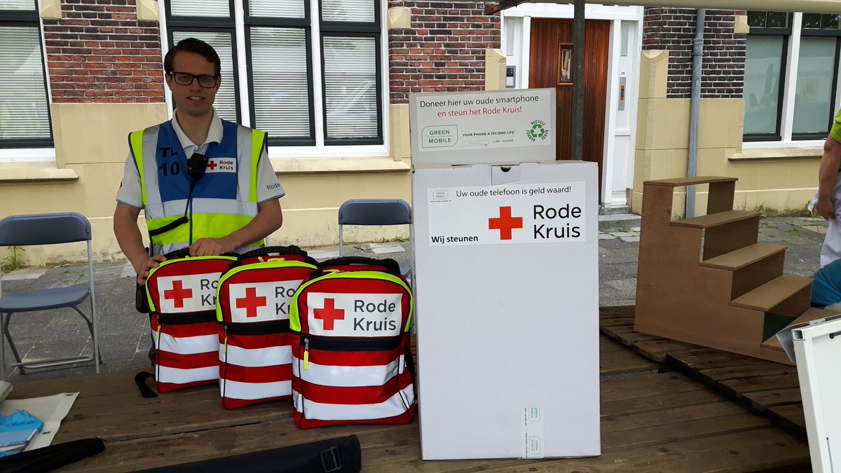 NHTPlus's tweet photo. Vandaag kan je ook je oude mobiele telefoon bij ons inleveren. #greenmobile @RodeKruis https://t.co/IYJcFNswyD