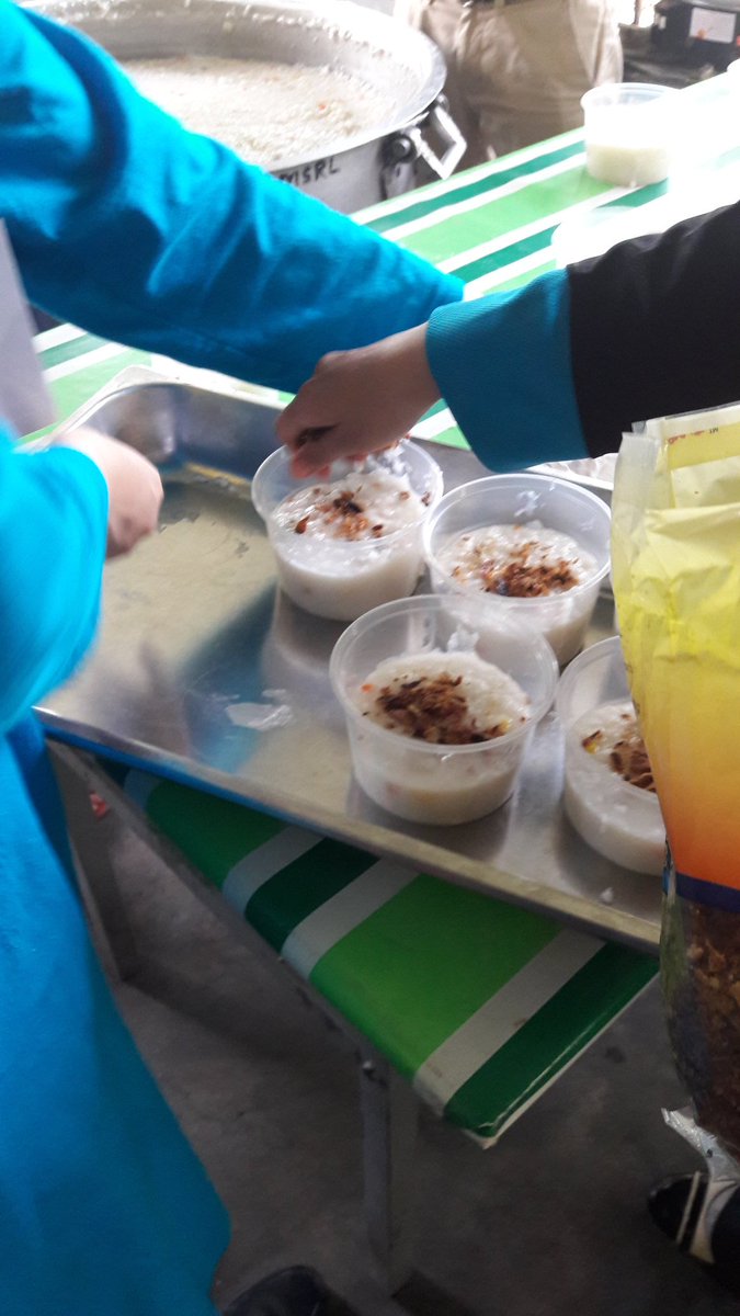 PEPIASOfficial's tweet photo. Alhamdulillah, Bubur lambuk dah siap masak, cuma tinggal nak edarkan saja 😊

#IHRAM2016 
#GPHU
#PEPIAS https://t.co/JA9oRdXm13