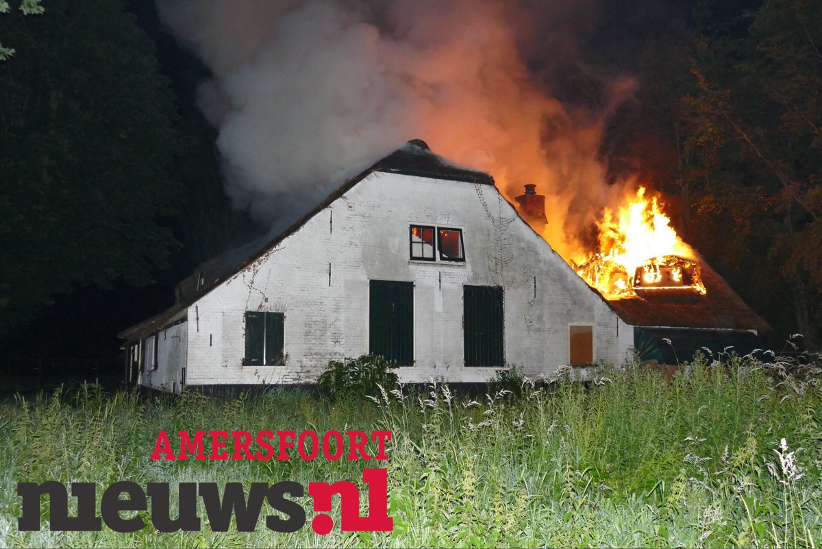 Uitslaande brand in slooppand in Amersfoort Vathorst (VIDEO) amersfoort.nieuws.nl/112/9218/uitsl…