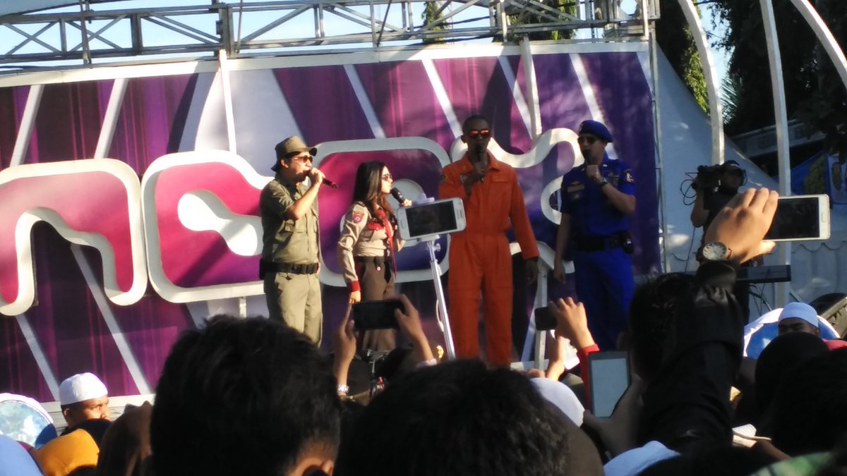dahSyatSCTVR_'s tweet photo. @InboxSCTV_ @dahSyatSCTVR @Uus__ @audimarissa_ @dhikacungkring @gadiiing @dahSyatMusik #Nginbox https://t.co/n4IQO03NAs